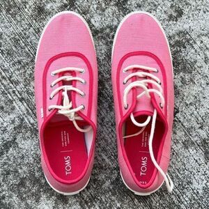 Toms Women's Heritage Canvas Caramel Sneaker Strawberry Milkshake‎ Size 9.5M